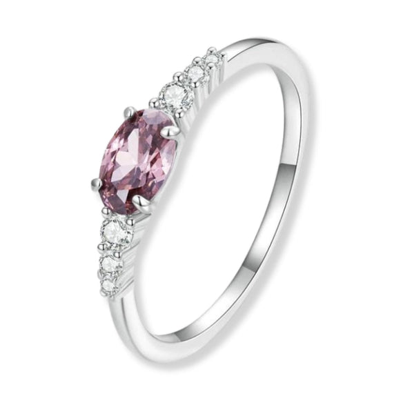 Zarter Solitär Fingerring mit rosa Spinell aus 925er Silber oder Goldoptik – elegantes Schmuckstück mit femininer Ausstrahlung.