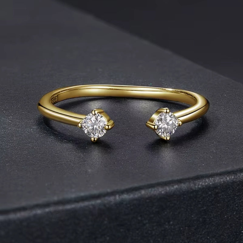 Größenverstellbarer Damen Fingerring aus 925er Sterlingsilber mit mehreren Moissanite – eleganter Schmuck mit diamantähnlichem Funkeln.