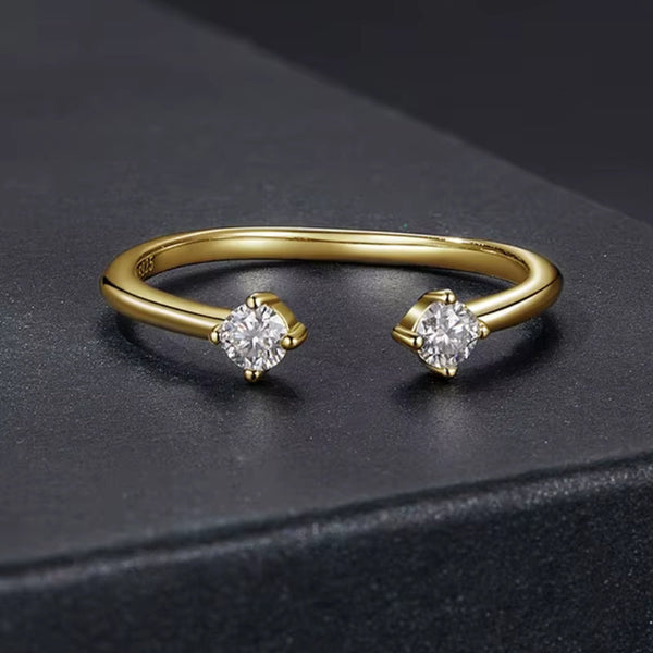 Größenverstellbarer Damen Fingerring aus 925er Sterlingsilber mit mehreren Moissanite – eleganter Schmuck mit diamantähnlichem Funkeln.