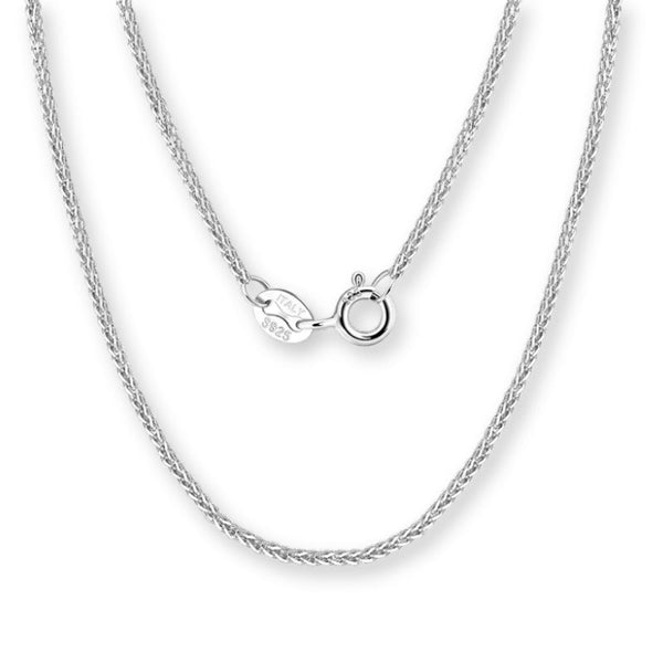 Wunderschöne Halskette aus 925 Silber. Die Glieder sind 1,2mm breit und die Silber Halskette hat eine Länge von 45cm.