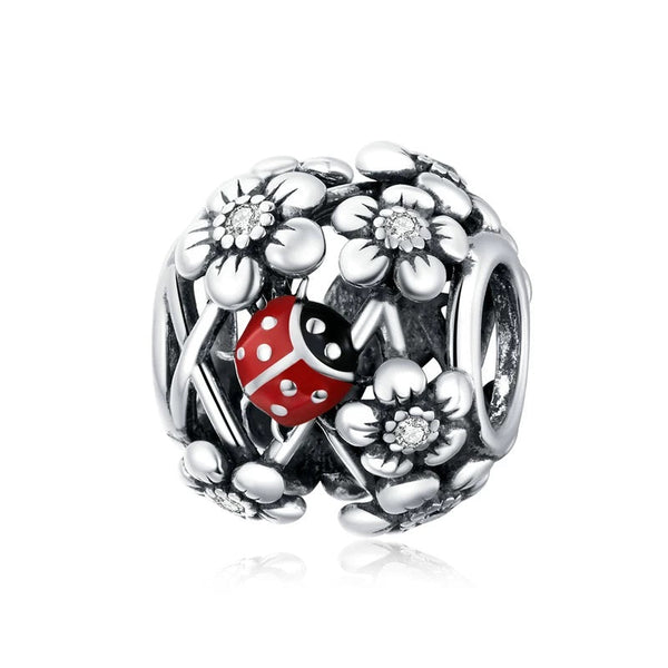 Marienkäfer Charm aus 925er Silber – liebevoll gestalteter Anhänger als Glücksbringer und Symbol für Hoffnung, Schutz und Lebensfreude.