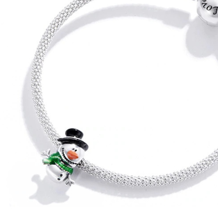 Schneemann Charm aus 925er Silber – winterlicher Anhänger mit liebevollen Details, passend für Charm-Armbänder & Ketten.