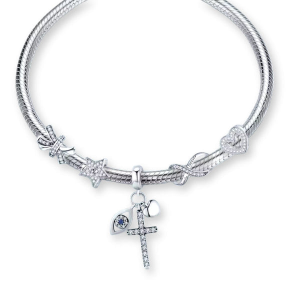 Sternen Charm aus 925er Silber, besetzt mit zahlreichen Kristallen – funkelndes Symbol für Hoffnung, Licht und innere Führung.