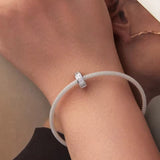 Kristall Stopper Charm aus 925er Silber – funktionaler Schmuckanhänger mit funkelnden Kristallen für Stil, Halt und Eleganz am Armband.