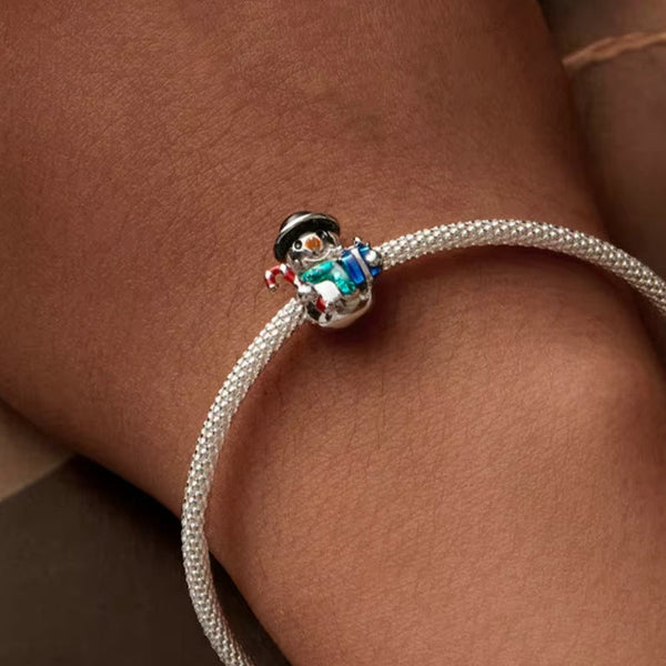 Schneemann Charm aus 925er Silber – winterlicher Anhänger mit liebevollen Details, passend für Charm-Armbänder & Ketten.