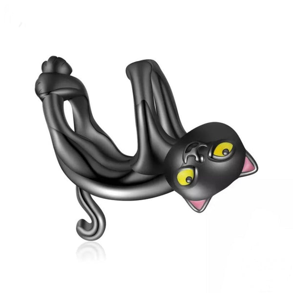 Verspielte schwarze Katze als Charm – baumelnd am Armband, humorvoll & liebevoll gestaltet, ideal für Katzenfans.