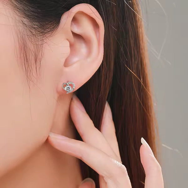 Herz Ohrstecker mit funkelnden Kristallen – edles Design & glamouröser Glanz für besondere Momente. ✨💖
