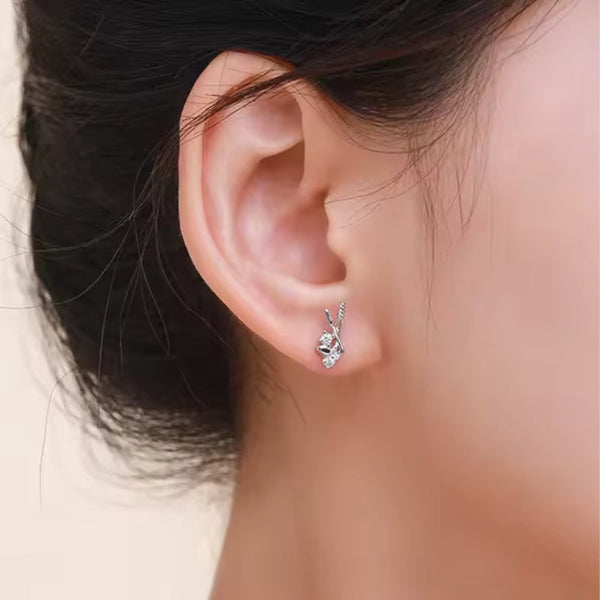 Eishockeyschläger Ohrstecker aus 925er Silber mit Kristallen – stilvolles Schmuckstück für Hockeyfans & Sportbegeisterte. 🏒✨