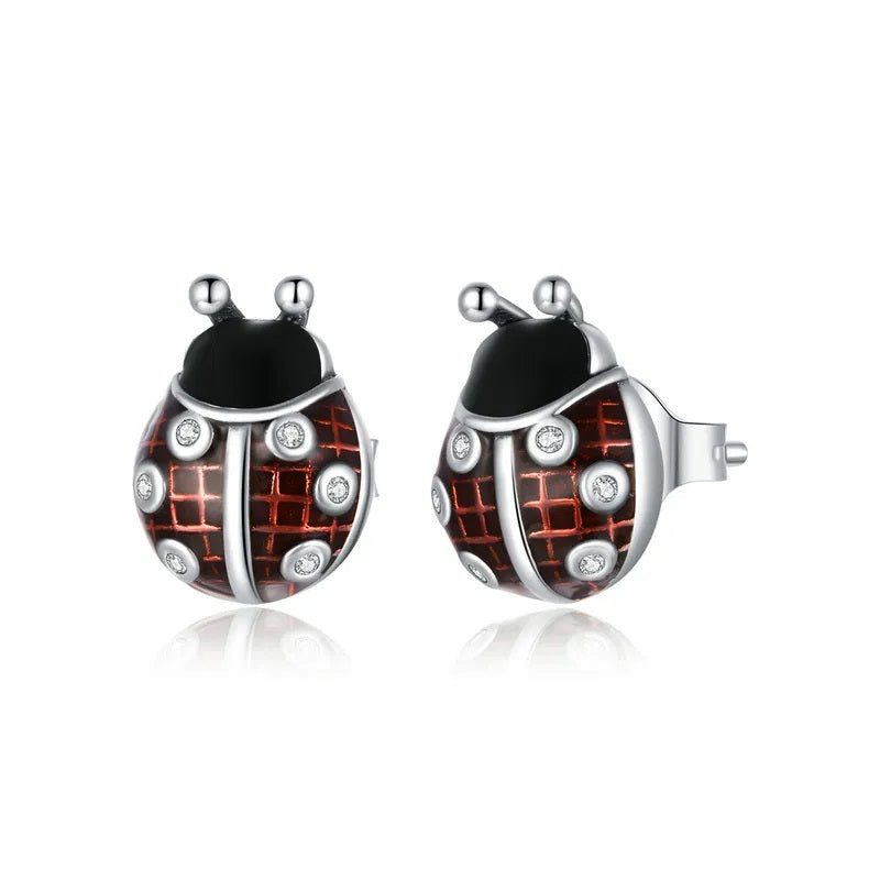 Marienkäfer Ohrstecker aus 925er Silber – Kinderschmuck, bunte Kinderohrstecker, süße Kinderohrringe mit Glückssymbol.