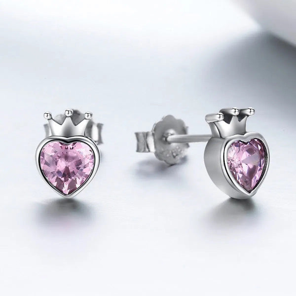 Rosa Kristall Herz Ohrstecker mit Krone aus 925er Silber – verspielter Schmuck, ideal als Kinderschmuck oder romantisches Accessoire.