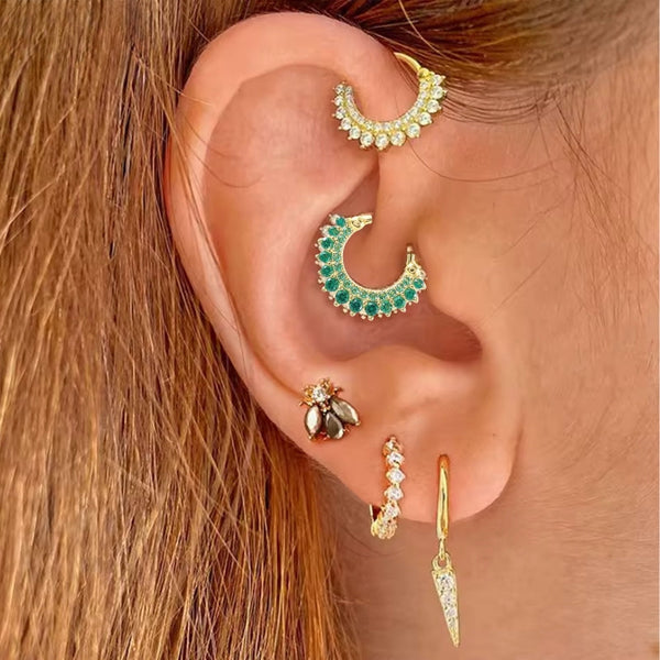 Kristall-Piercing für Tragus, Helix, Septum oder Nase – in Silber, verschiedene Farben, dezent & vielseitig.