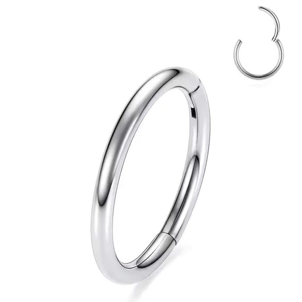 Silber-Septum Clicker aus Titan – vielseitiger, hypoallergener Nasenring für Septum, Helix & Tragus. Leicht, langlebig & komfortabel. ✨🔩